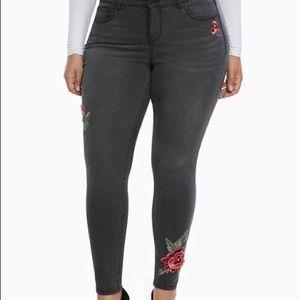 Jeans Floral Rose Appliqué Vintage American Boho Skinny Jeans 10 Black Curvy